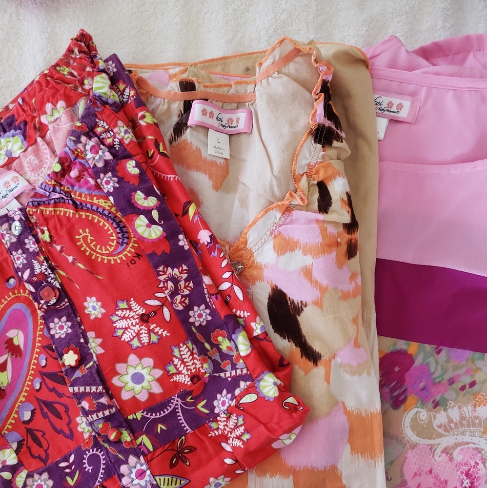 *Set of 3* KOI womens lg scrub tops